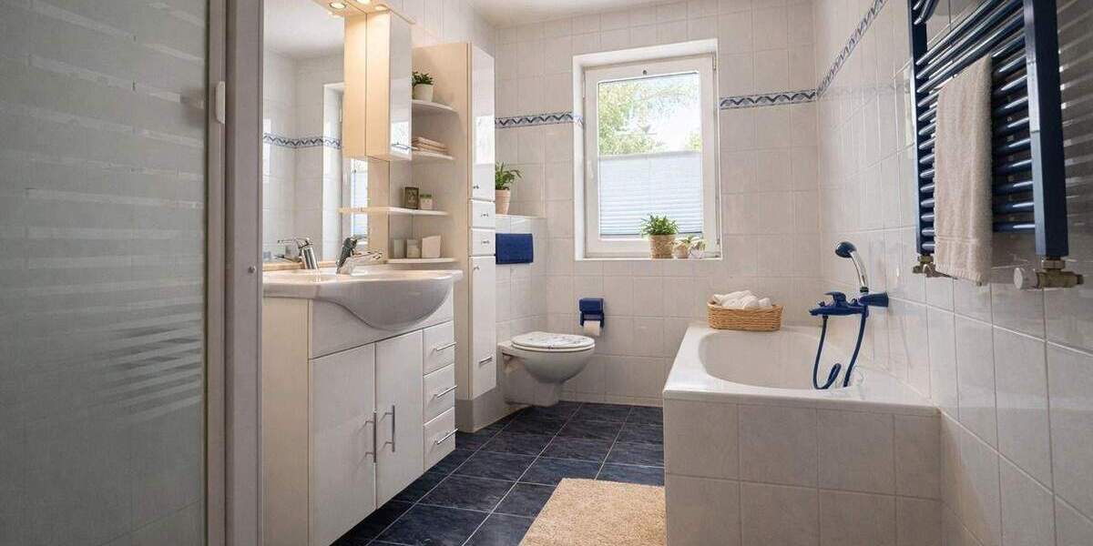 Einfamilienhaus Sanitz - 7 Zimmer, 250 m&sup2;, 575.000&euro; | Angebot:25336444