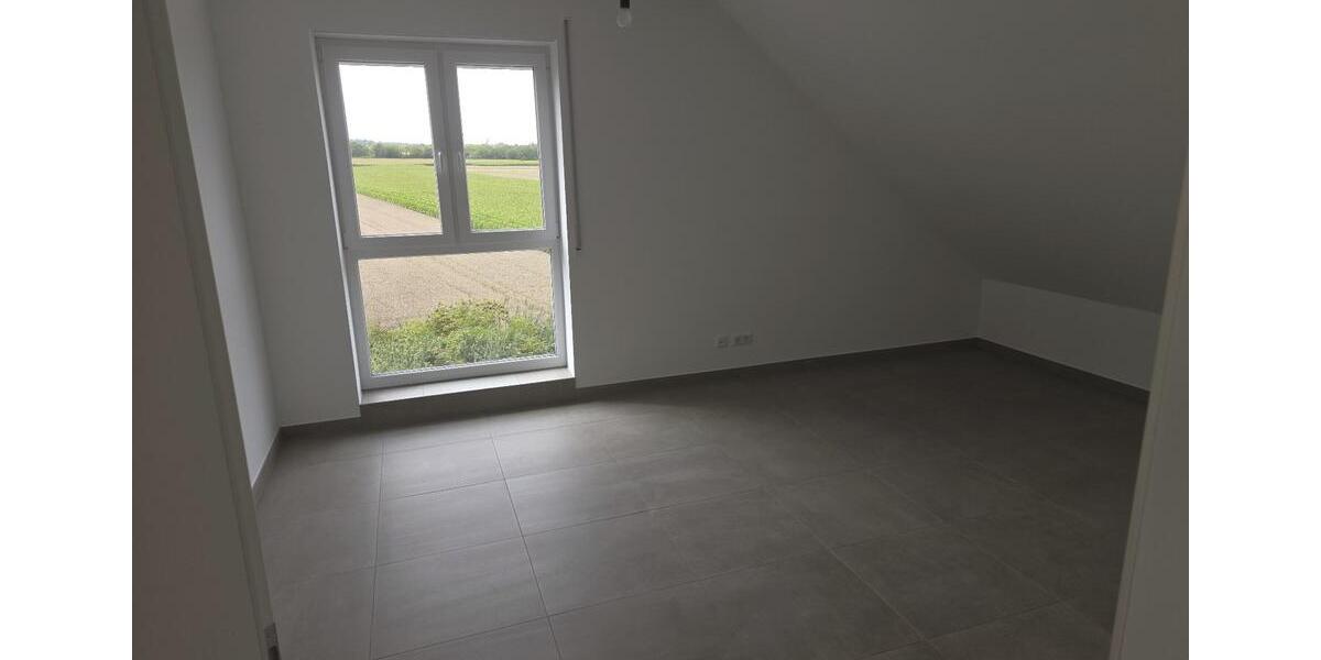 Etagenwohnung Großostheim - 4 Zimmer, 125 m&sup2;, 1.562&euro; | Angebot:24739392