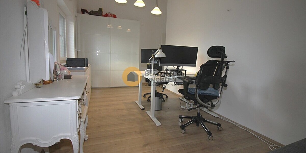 Rooftop-Penthouse mit 2 Garagen- und 2 Aussenstellplätzen - Einfamilienhaus Wettstetten | Angebot:26652679