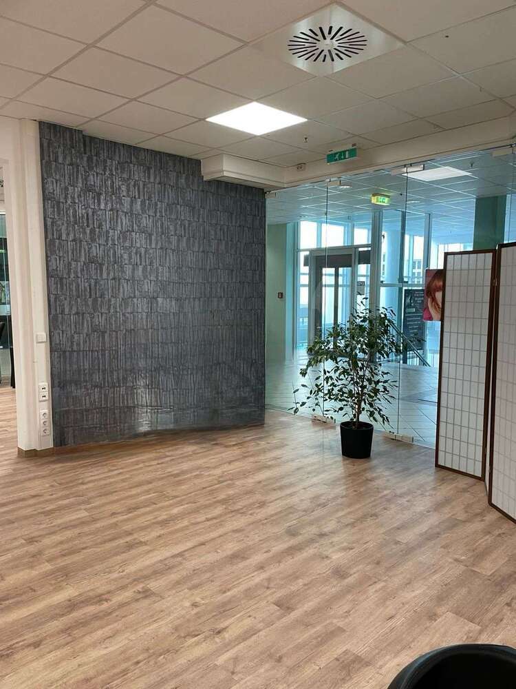 Büro in Frankenberg 469 € 93.8 m²