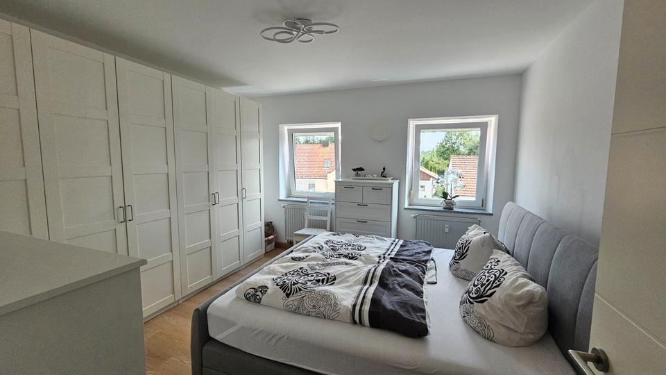 Dachgeschoßwohnung Plattling - 3 Zimmer, 85 m&sup2;, 1.090&euro; | Angebot:26462935