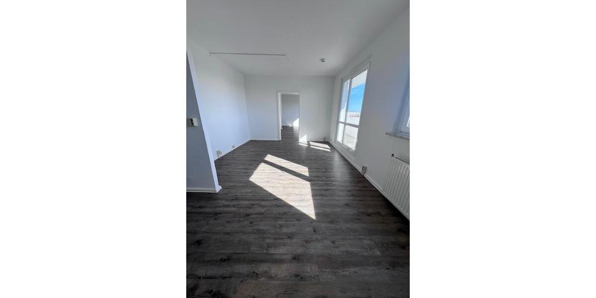 Etagenwohnung Halle (Saale) Silberhöhe - 5 Zimmer, 133 m&sup2;, 600&euro; | Angebot:25974501