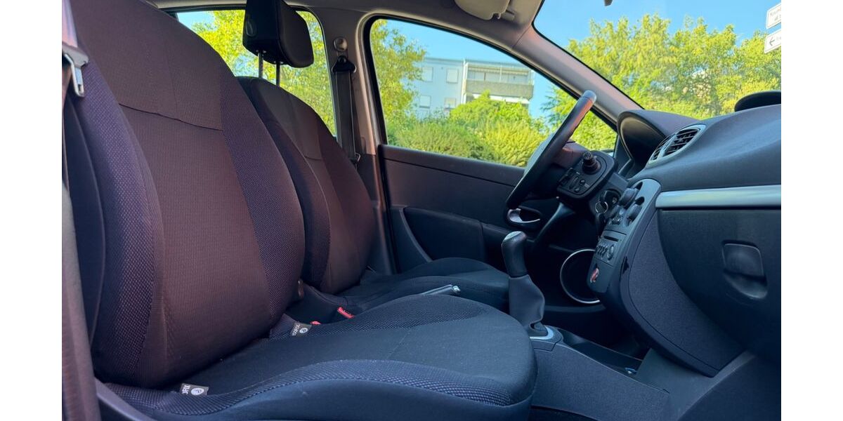Renault Clio 185.000 km 1.500 &euro; Fellbach 70736