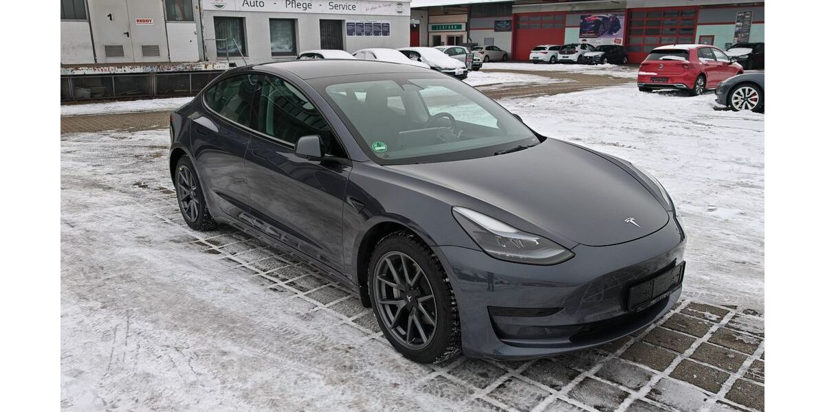 Tesla Model 3 21.448 km 27.870 &euro; Braunschweig 38112