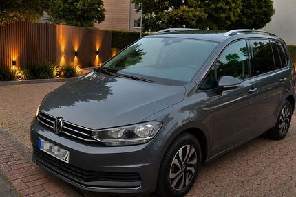 VW Touran 50.300 km 21.900 &euro; Braunschweig 38120