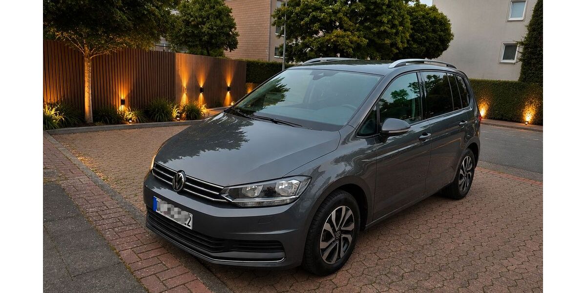VW Touran 50.300 km 21.900 &euro; Braunschweig 38120