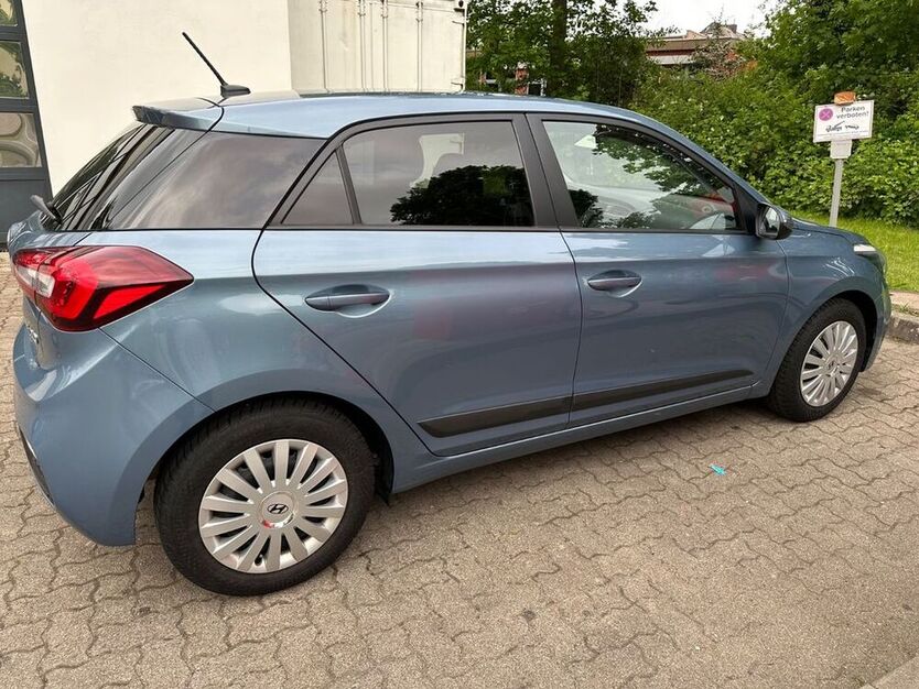 i20