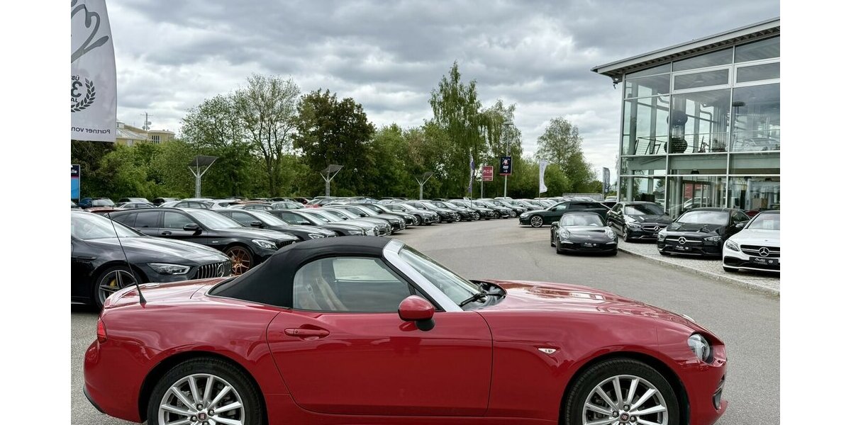 Fiat 124 Spider 1.4 LUSSO/BOSE/SITZHEIZUNG/PARKSENSOR 48.037 km 18.900 &euro; Villingen-Schwenningen 78054