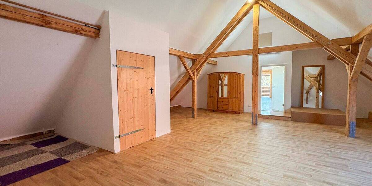 Einfamilienhaus Hohenaltheim Niederaltheim - 8 Zimmer, 192 m&sup2;, 295.000&euro; | Angebot:26424295