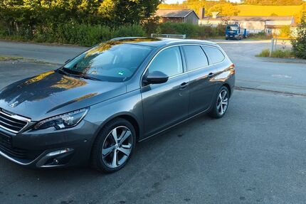 Peugeot 308 94.785 km 9.350 &euro; Büren 33142