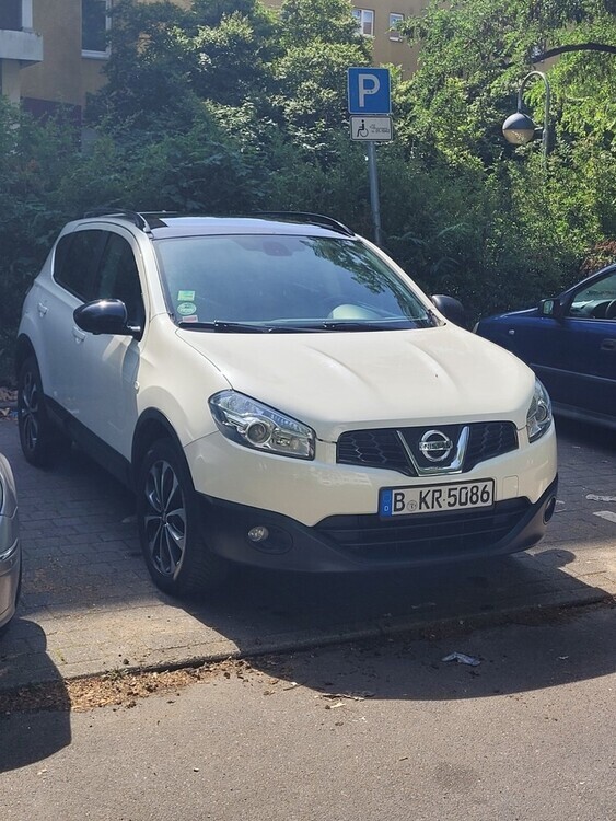 Nissan Qashqai 98.700 km 11.499 € Berlin 10178