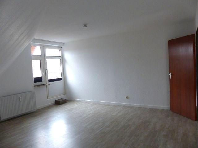 Dachgeschoßwohnung Leer (Ostfriesland) - 3 Zimmer, 90 m&sup2;, 780&euro; | Angebot:26424702