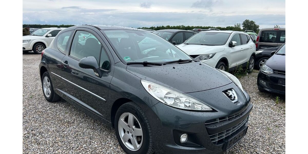 Peugeot 207 140.000 km 1.350 &euro; München 81829