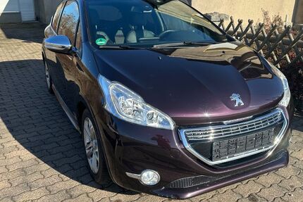 Peugeot 208 61.400 km 7.400 &euro; Malschwitz 02694
