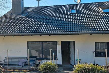 Wohnung Schallstadt - 4 Zimmer, 105 m&sup2;, 1.000&euro; | Angebot:25308120