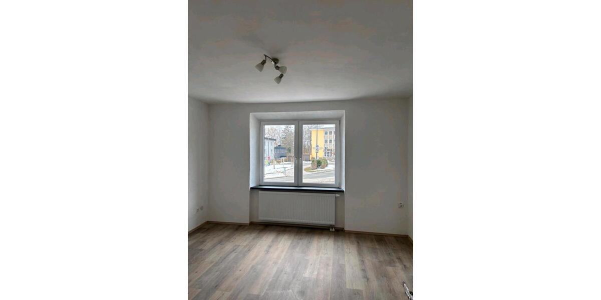 Erdgeschoßwohnung Selb - 1.5 Zimmer, 30 m&sup2;, 320&euro; | Angebot:25417792