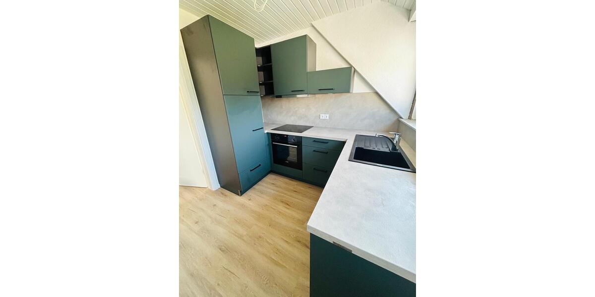 Dachgeschoss Wohnung 3 Zimmer 65 qm mit Balkon und Gartennutzung zimmer