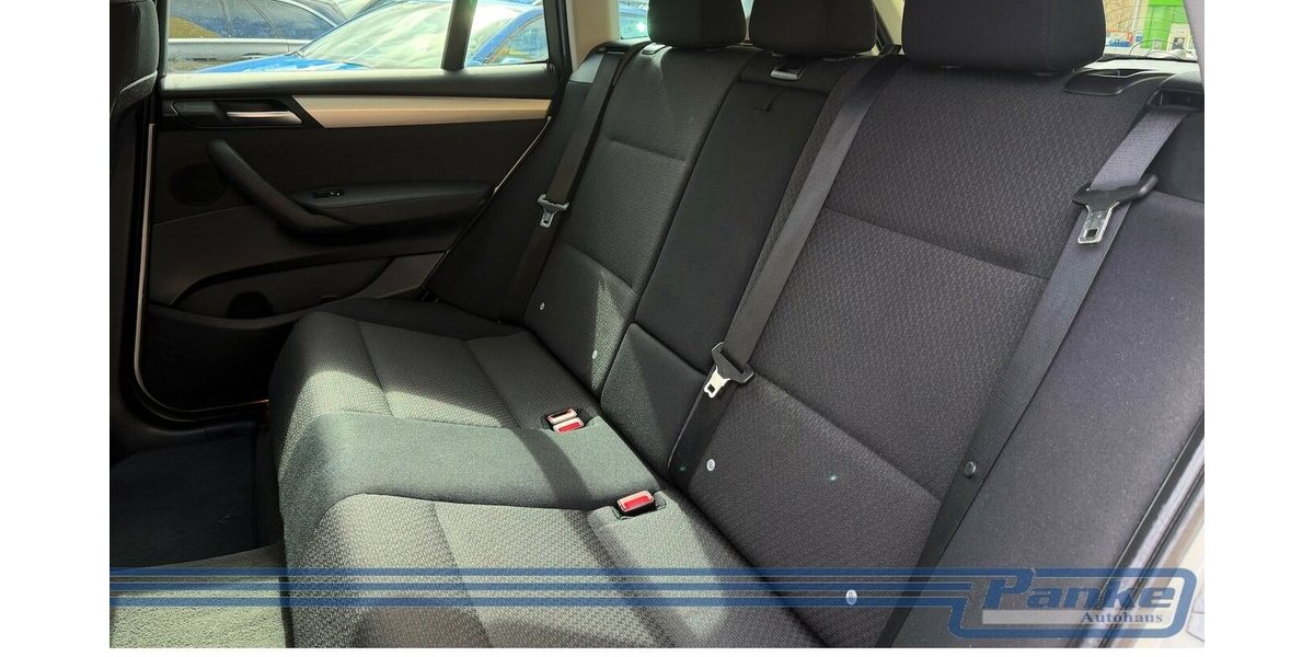 BMW X3 xDrive 30 d Advantage 8G*Pano*NAV*AHK*SHZ* 168.390 km 17.990 &euro; Berlin 13187