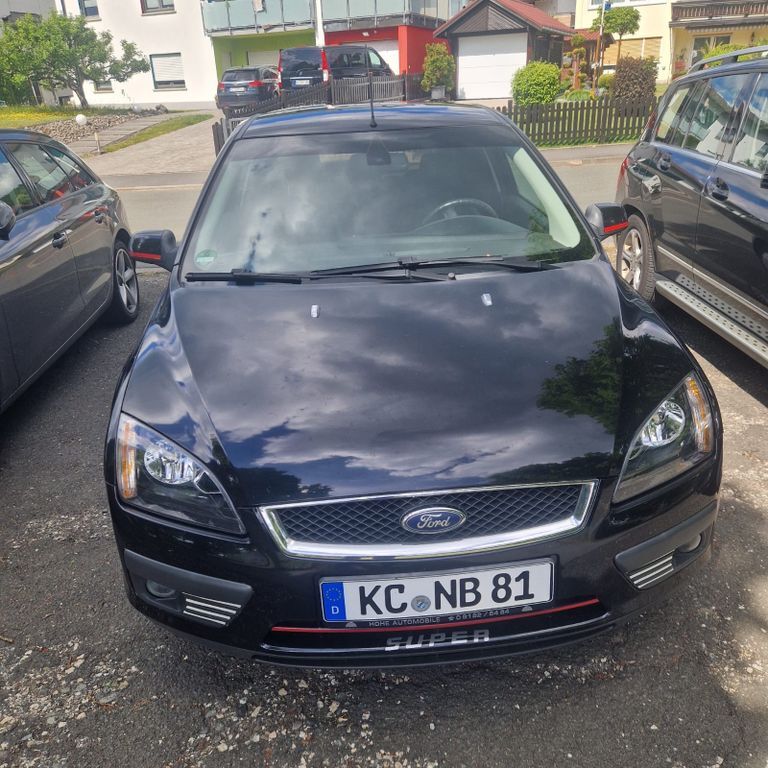 Ford Focus 228.000 km 1.700 € Kronach 96317
