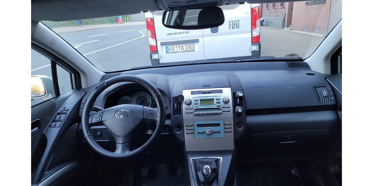 Toyota Corolla Verso 146.000 km 5.500 &euro; Krefeld 47798