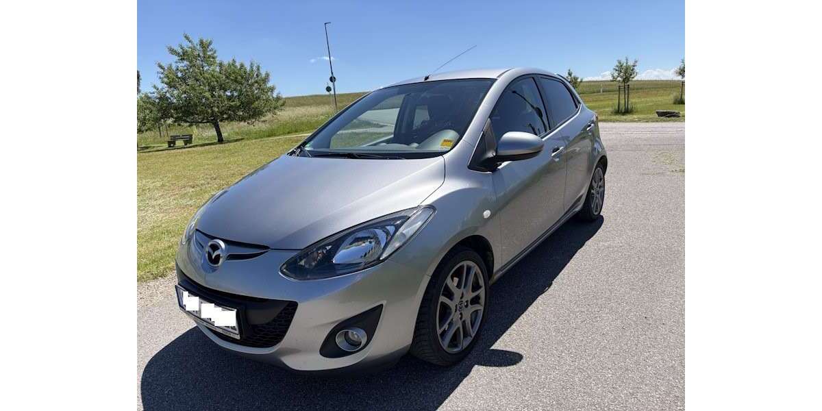 Mazda 2 96.000 km 6.300 &euro; Raisting 82399