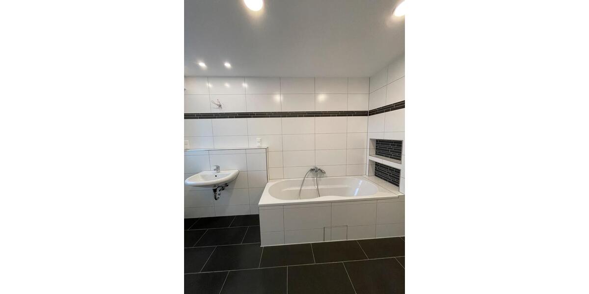 Etagenwohnung Neuwied - 3.5 Zimmer, 101 m&sup2;, 900&euro; | Angebot:24995762