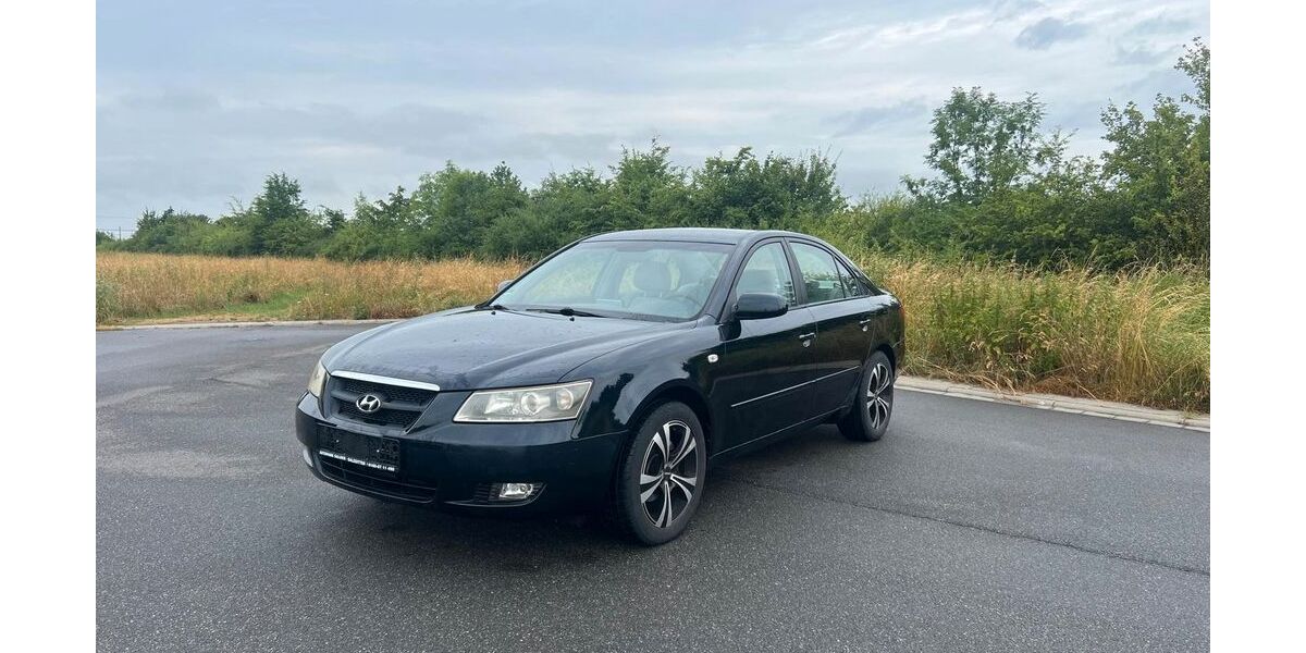 Hyundai SONATA 148.500 km 1.990 &euro; Braunschweig 38116