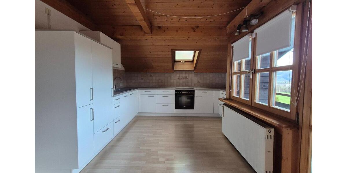 Dachgeschoßwohnung Sonthofen - 3 Zimmer, 85 m&sup2;, 975&euro; | Angebot:26261876