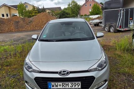 Hyundai i20 133.000 km 9.000 &euro; Diez 65582