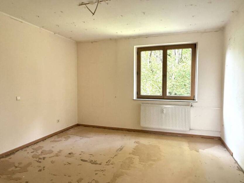Sanierungsbedürftige 3-Zimmer-Wohnung mit viel Potenzial