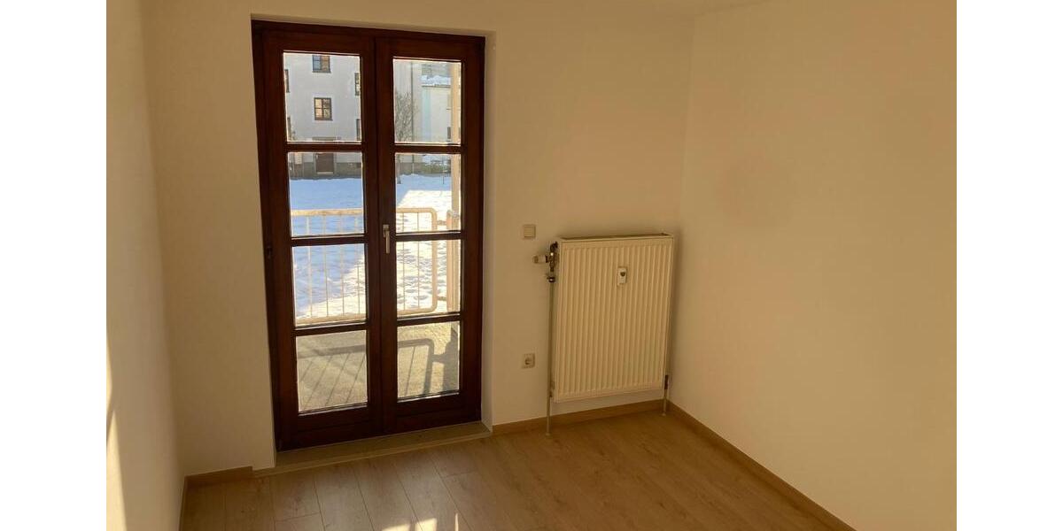 Erdgeschoßwohnung Wiesau Kornthan - 3 Zimmer, 73 m&sup2;, 475&euro; | Angebot:25960438