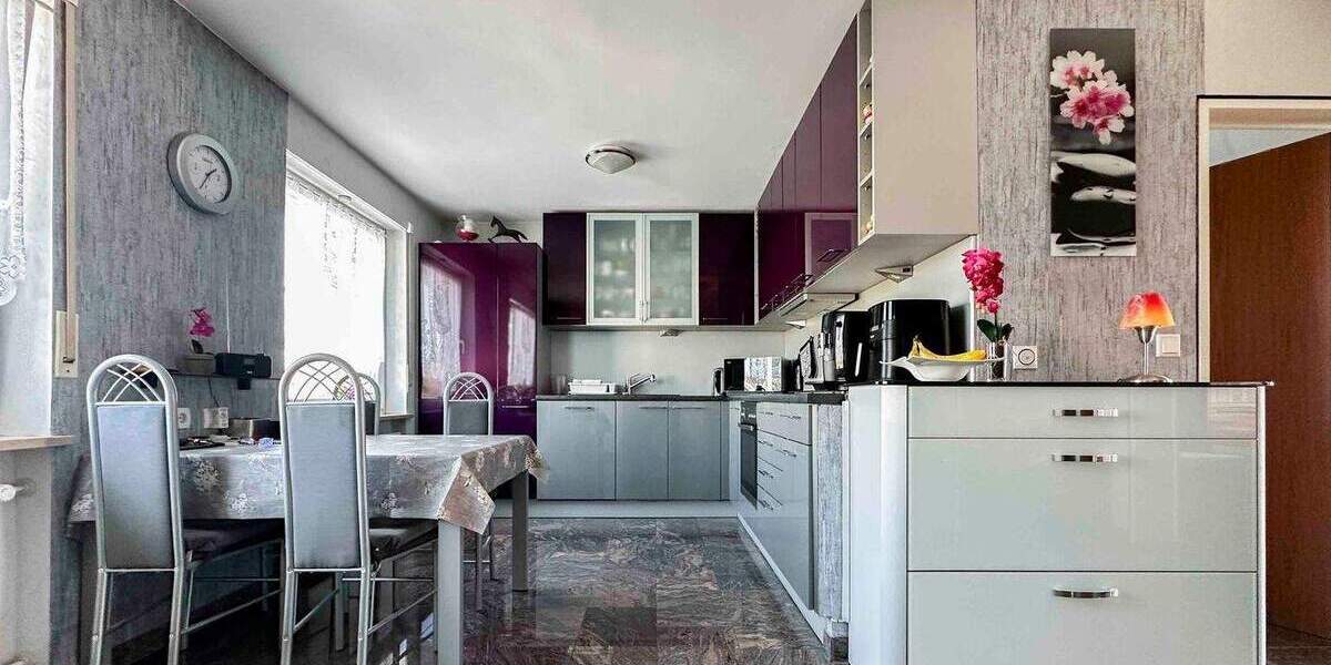 Doppelhaushälfte Nürnberg Schweinau - 8 Zimmer, 179 m&sup2;, 589.000&euro; | Angebot:25476414