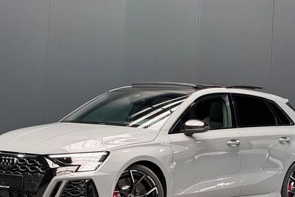 Audi RS3 7.000 km 65.900 &euro; Mönchengladbach 41061