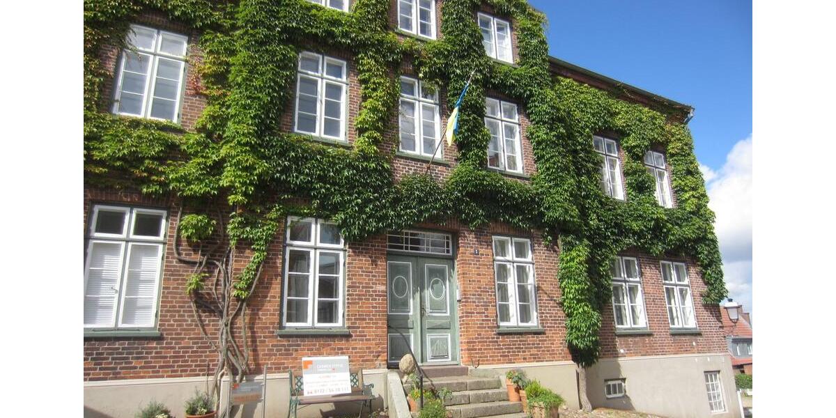 Großzügige 4 + 3 halbe Zimmer Mietwohnung in Plön SH 4 zimmer