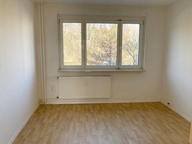 Etagenwohnung Hermsdorf - 4 Zimmer, 69 m&sup2;, 390&euro; | Angebot:25416761