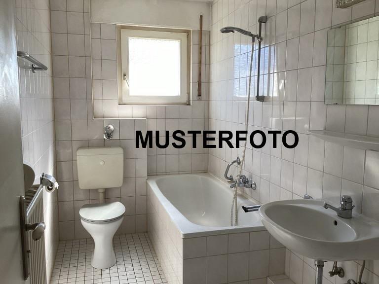 Etagenwohnung Offenburg - 3 Zimmer, 62 m&sup2;, 552&euro; | Angebot:25881282