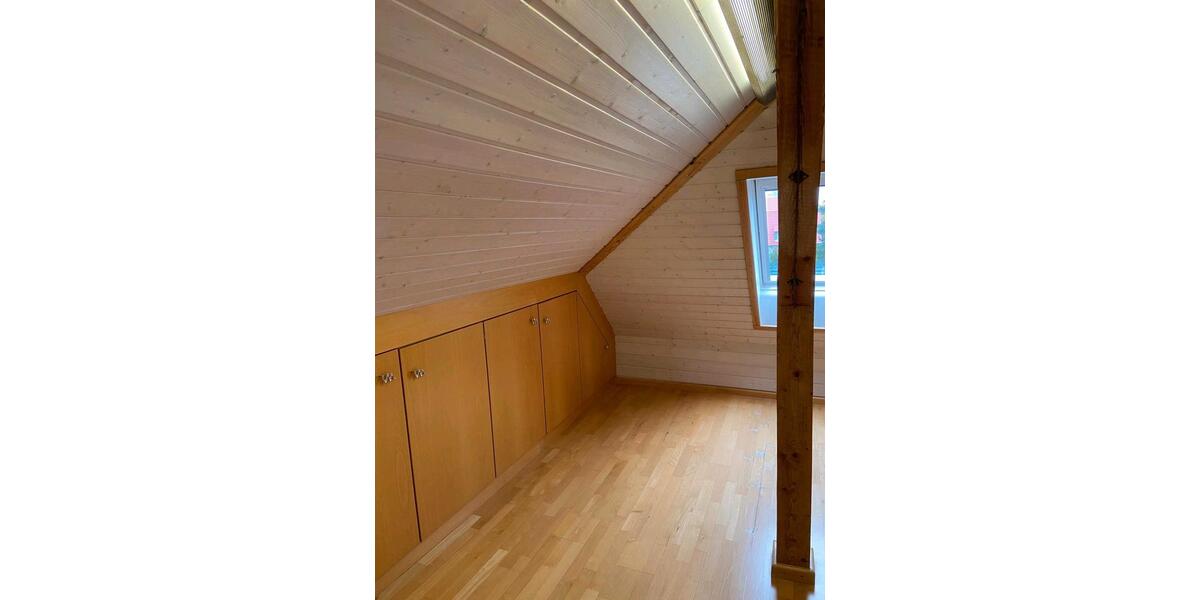 Obergeschoß Wohnung mit Dachgeschoss 110 m² in Nördlingen 3 zimmer