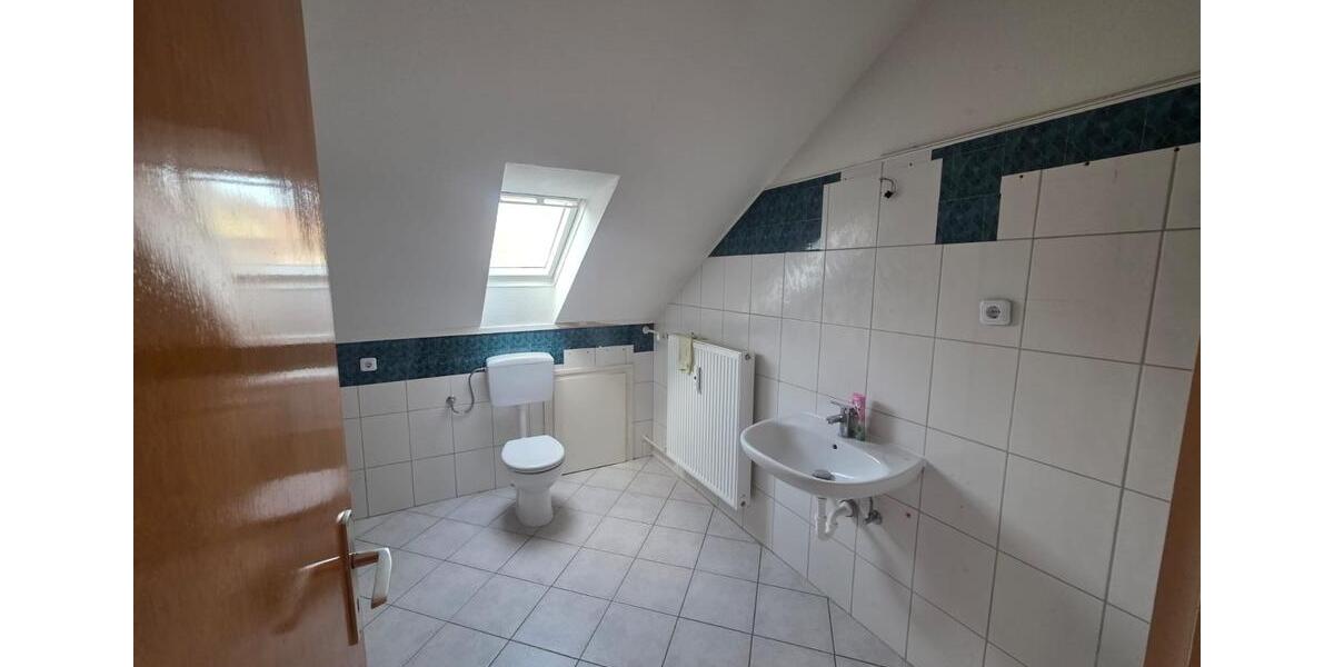 Dachgeschoßwohnung Kassel Fasanenhof - 4 Zimmer, 79 m&sup2;, 790&euro; | Angebot:25380881