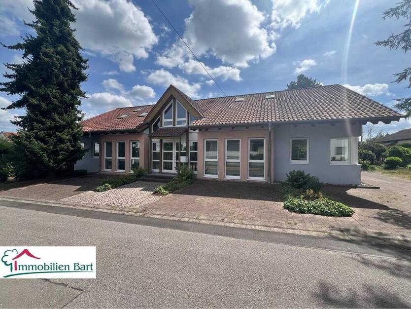 MODERNES BÜROGEBÄUDE ZUR MIETE IN WADERN