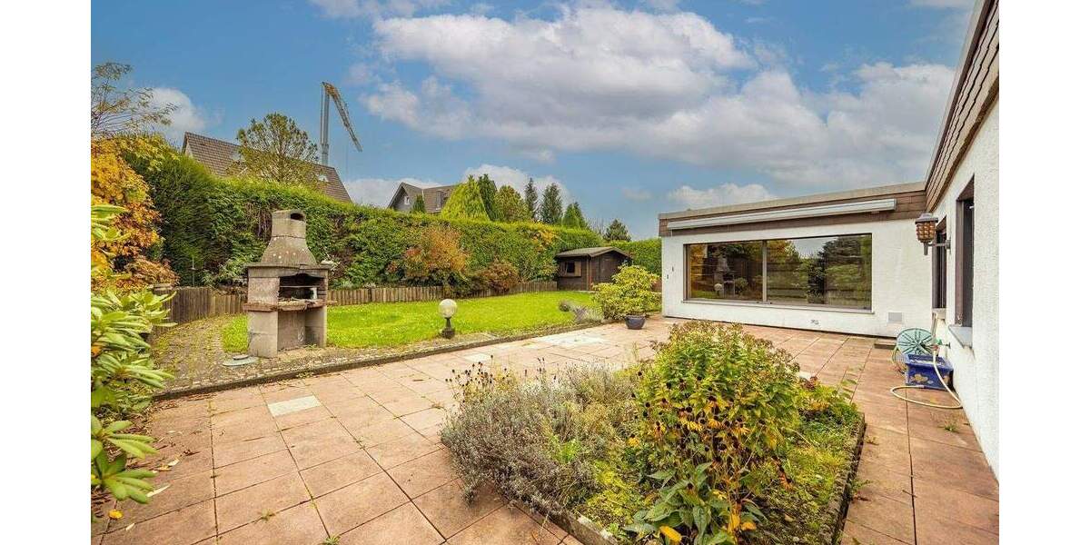 Winkelbungalow mit Einlieger, Doppelgarage, Photovoltaik und schönem Garten 6 zimmer