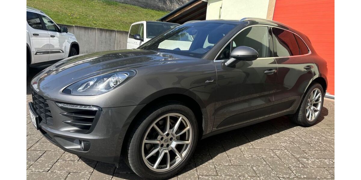 Porsche Macan 167.580 km 24.900 &euro; Dillenburg 35685
