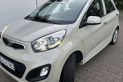 Kia Picanto 68.400 km 9.400 € Berlin 13189