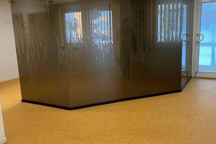 Gewerbeobjekt Chemnitz Kappel - 8 Zimmer, 163 m&sup2;, 900&euro; | Angebot:26704185