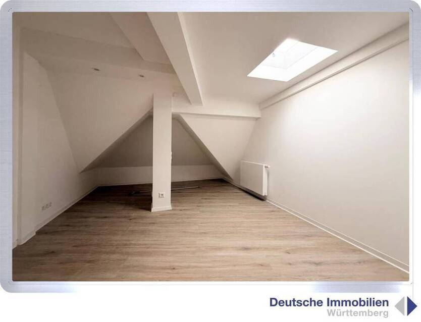 Extravagante 2,5-Zimmer-DG-Mietwohnung (5.+6 DG) in Stuttgart- Süd