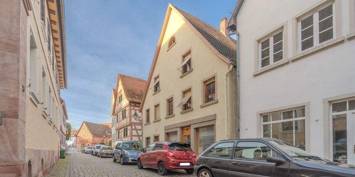 Altstadthaus mit bis zu 3 Wohneinheiten und Ladenfläche - jetzt bei realunis 9 zimmer