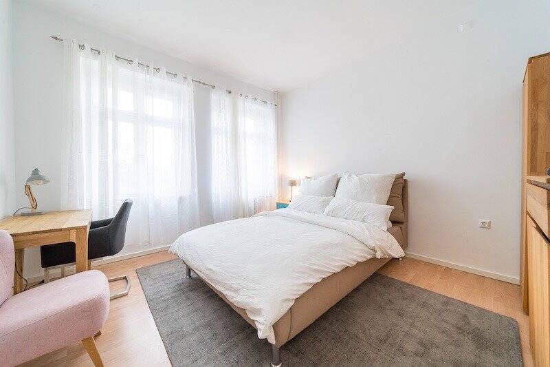 LuxusWohnung mit zwei Zimmern!