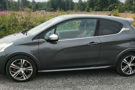 Peugeot 208 37.000 km 13.900 &euro; Frankenberg 35066