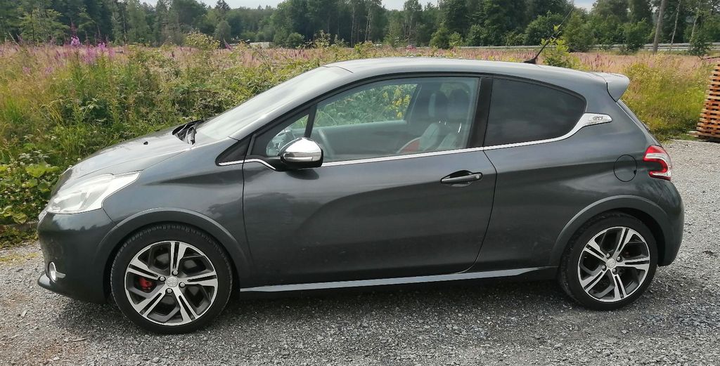 Peugeot 208 37.000 km 13.900 &euro; Frankenberg 35066