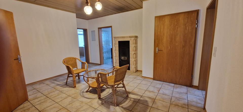 Voll-Möbilierte Wohnung mit Kachelofen 140qm in Bessenbach 2 zimmer