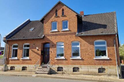 Haus Grasleben - 7 Zimmer, 185 m&sup2;, 190.000&euro; | Angebot:26703004